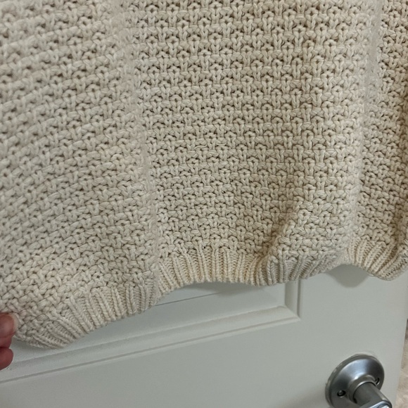 Universal Thread Sweater - Picture 4 of 7